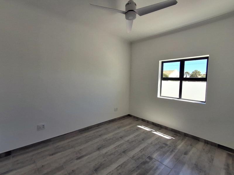 To Let 3 Bedroom Property for Rent in Britannia Bay Western Cape